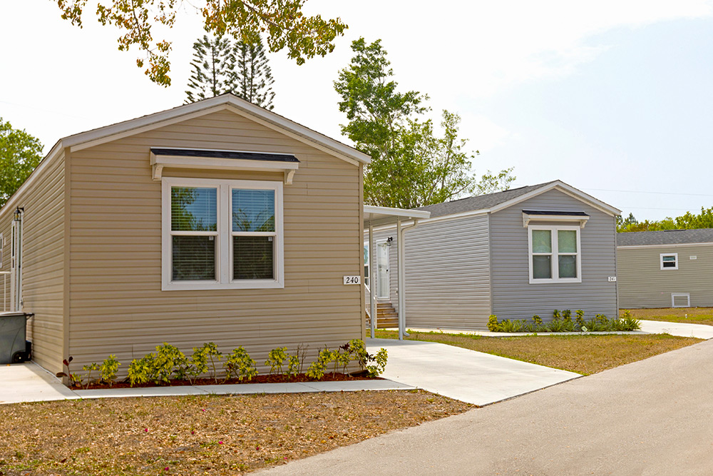 Island Vista Estates 15 Homes Available 3000 N. Tamiami Trail, N