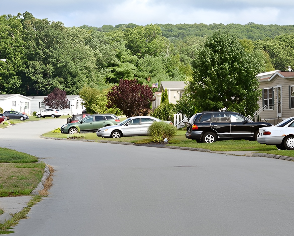 Stonegate Manor main photo