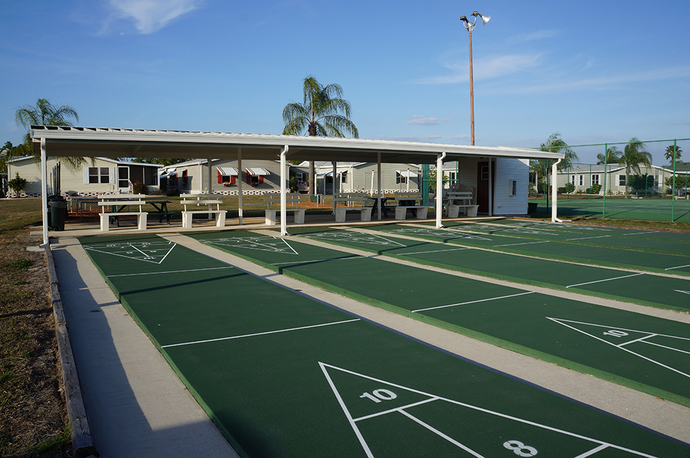 Pine Lakes Country Club — Mobile Homes In North Fort Myers, FL
